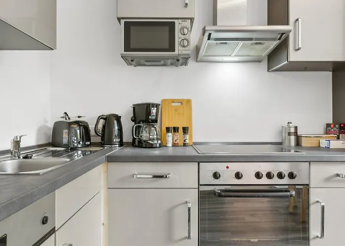 Elegant & Bright ~ Near Schalke 04 ~ Office ~ Free Parking! Gelsenkirchen